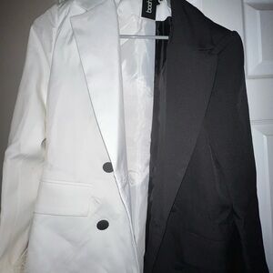 Trendy mono chromatic blazer black and white